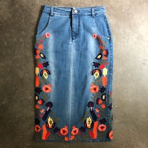 Alice + Olivia - Embroidered Pencil Skirt